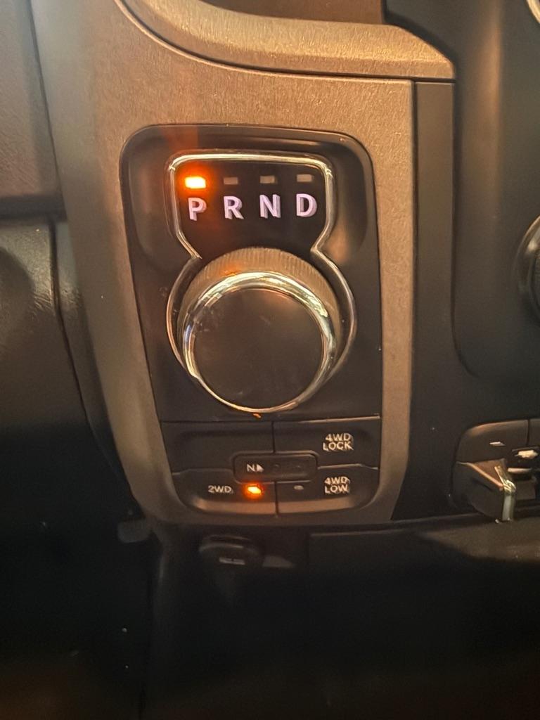 RAM 1500 Tradesman Crew Cab SWB 4WD 2015