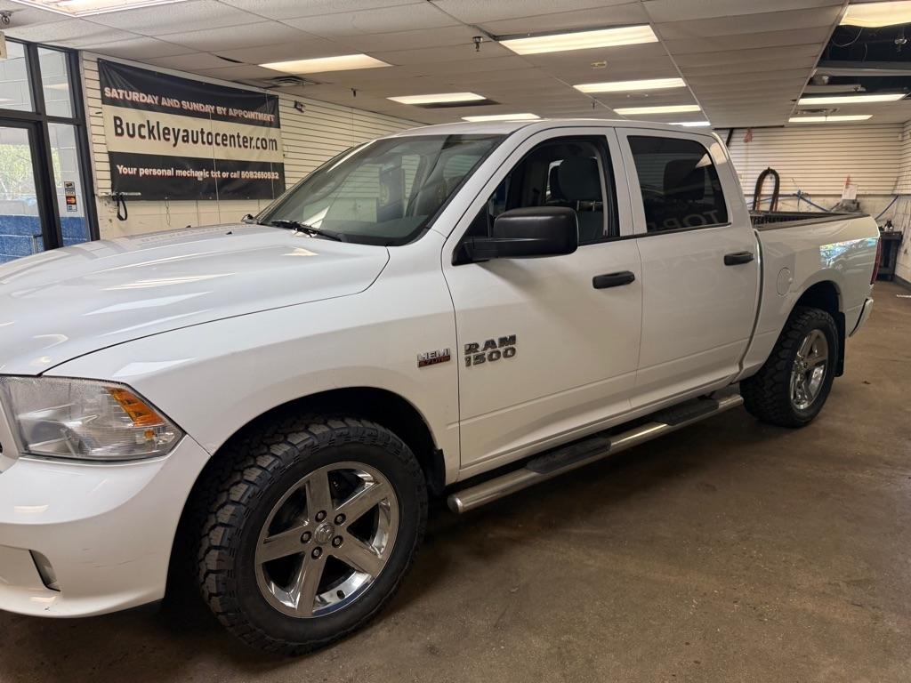 RAM 1500 Tradesman Crew Cab SWB 4WD 2015