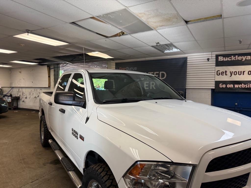 RAM 1500 Tradesman Crew Cab SWB 4WD 2015