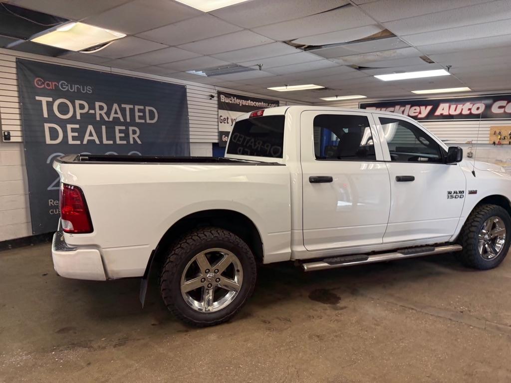RAM 1500 Tradesman Crew Cab SWB 4WD 2015