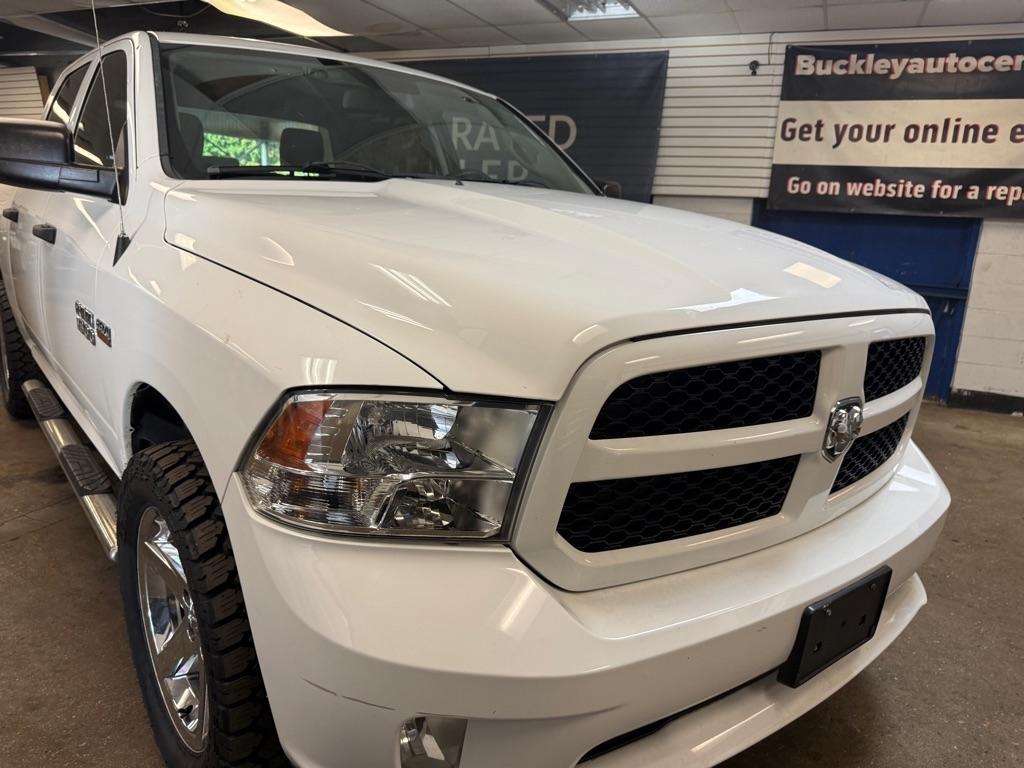 RAM 1500 Tradesman Crew Cab SWB 4WD 2015