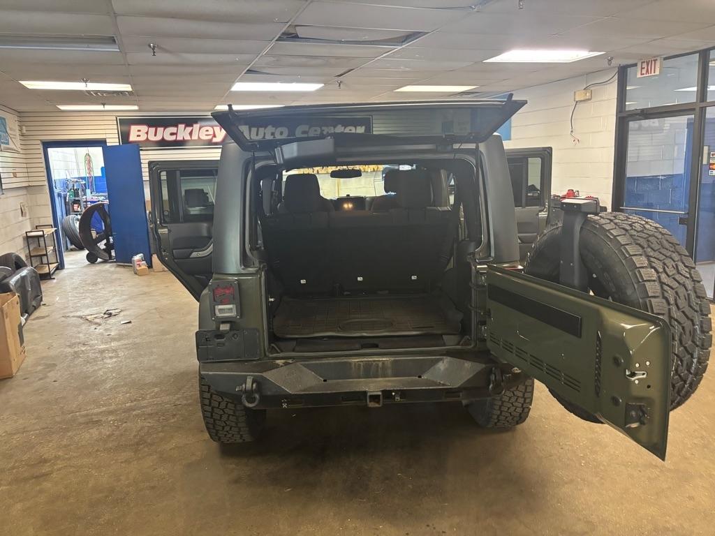 Jeep Wrangler Unlimited Sport 4WD 2015