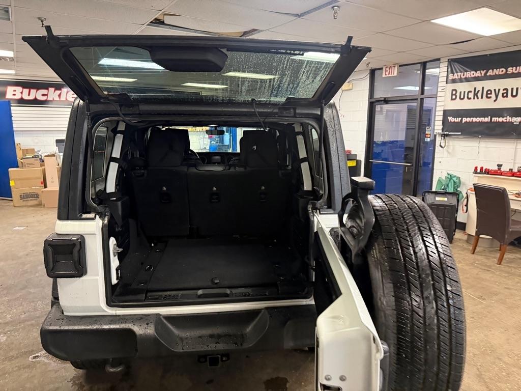 Jeep Wrangler Unlimited Sport 2018