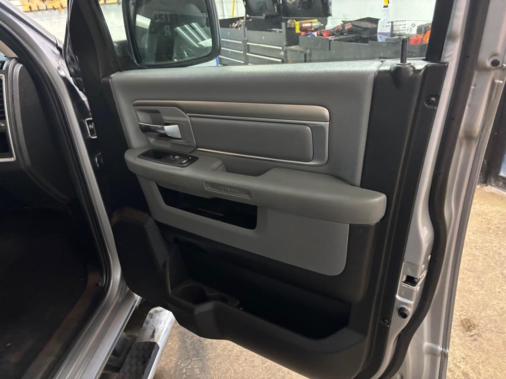 RAM 1500 Classic Tradesman Crew Cab LWB 4WD 2020