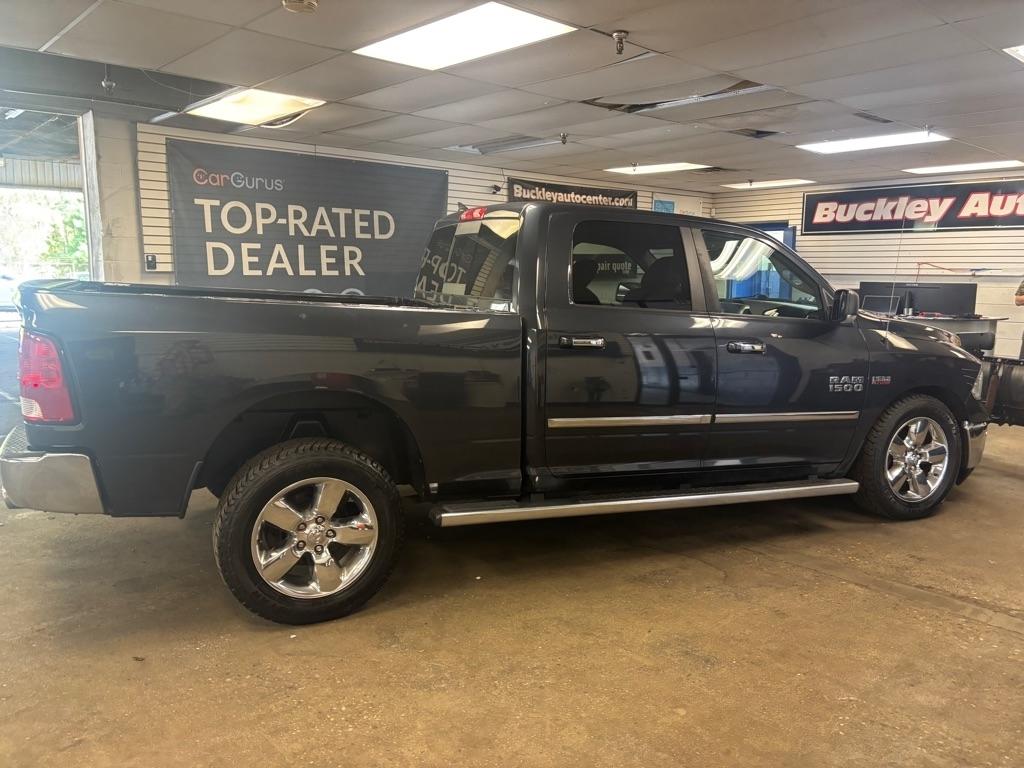 RAM 1500 SLT Crew Cab LWB 4WD 2016