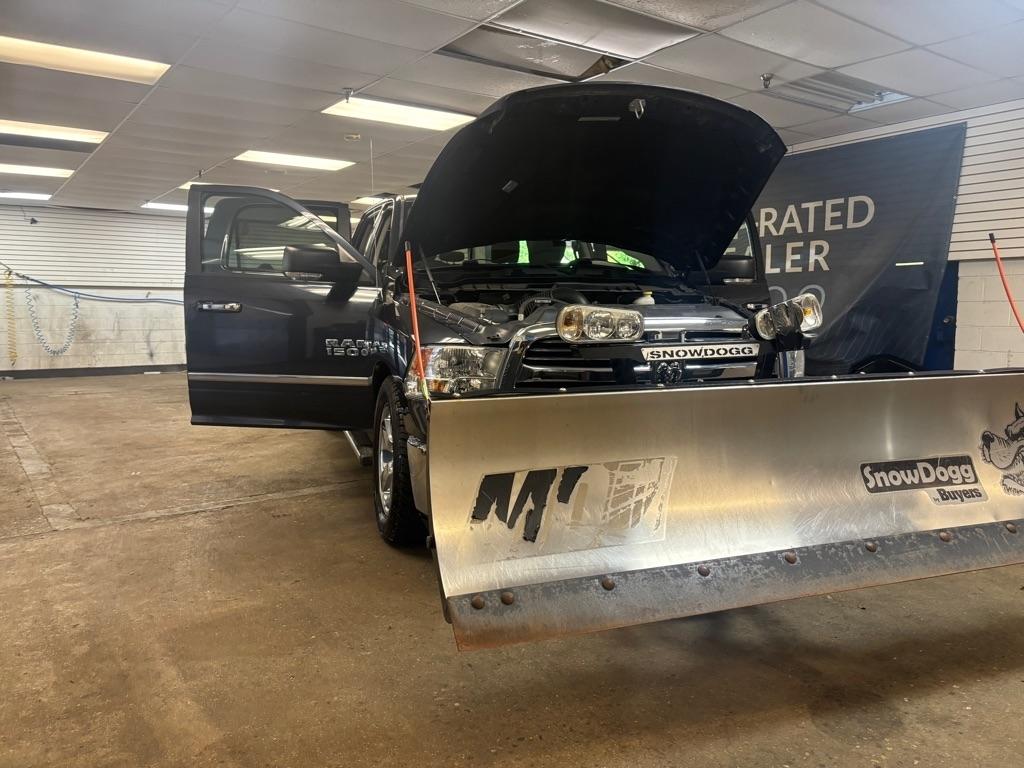 RAM 1500 SLT Crew Cab LWB 4WD 2016