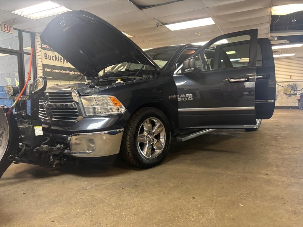 RAM 1500 SLT Crew Cab LWB 4WD 2016
