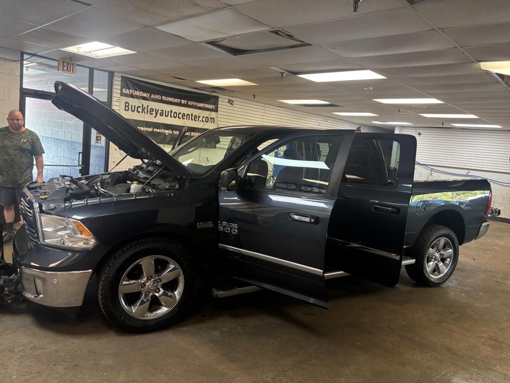 RAM 1500 SLT Crew Cab LWB 4WD 2016