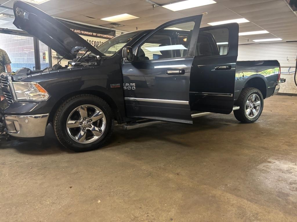 RAM 1500 SLT Crew Cab LWB 4WD 2016