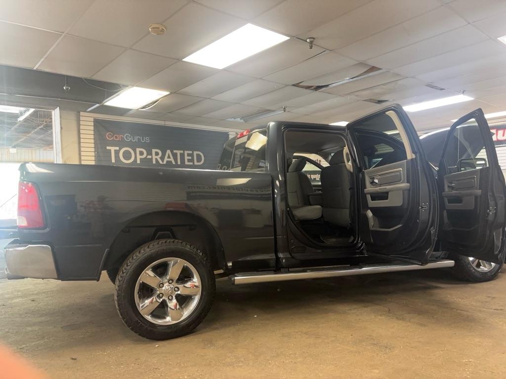RAM 1500 SLT Crew Cab LWB 4WD 2016