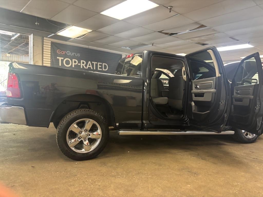 RAM 1500 SLT Crew Cab LWB 4WD 2016