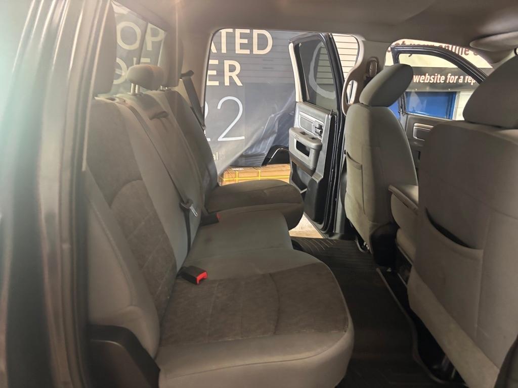 RAM 1500 SLT Crew Cab LWB 4WD 2016