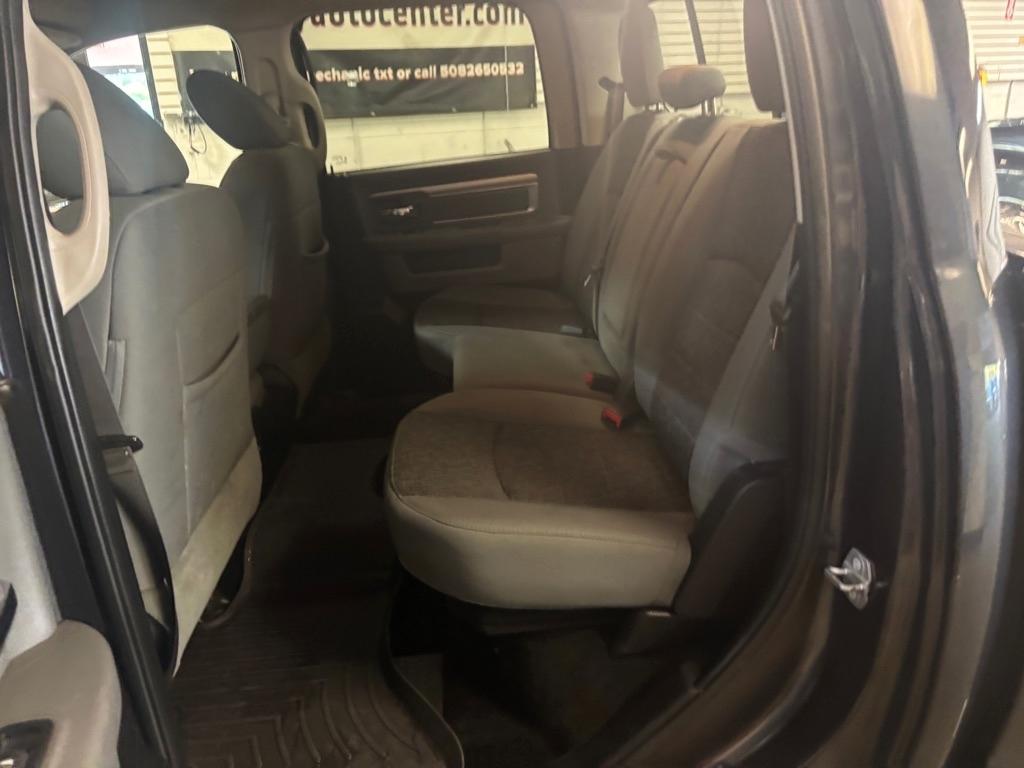 RAM 1500 SLT Crew Cab LWB 4WD 2016