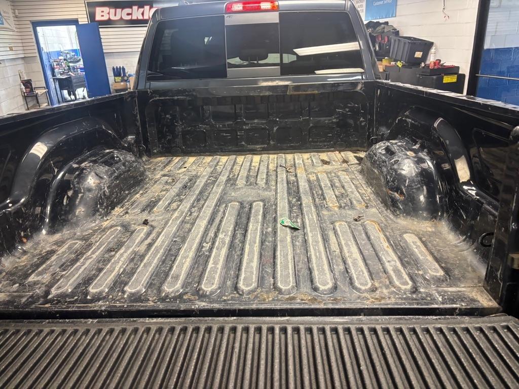 RAM 1500 SLT Crew Cab LWB 4WD 2016