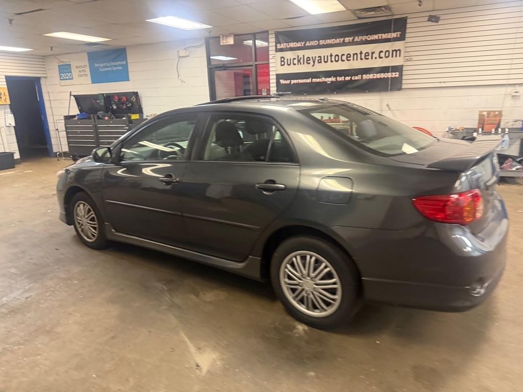 Toyota Corolla S 5-Speed MT 2010