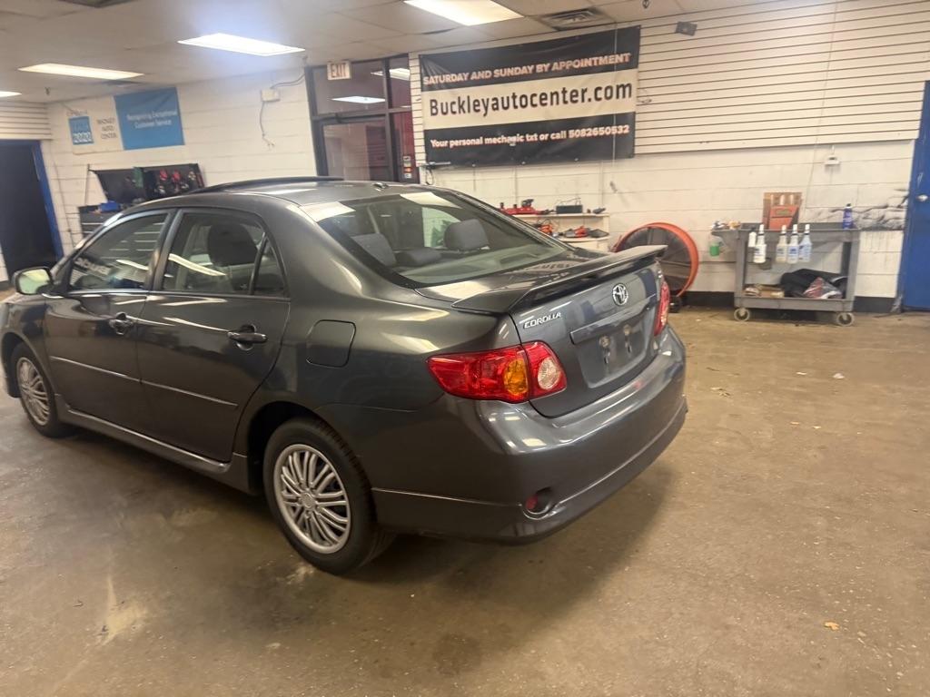 Toyota Corolla S 5-Speed MT 2010