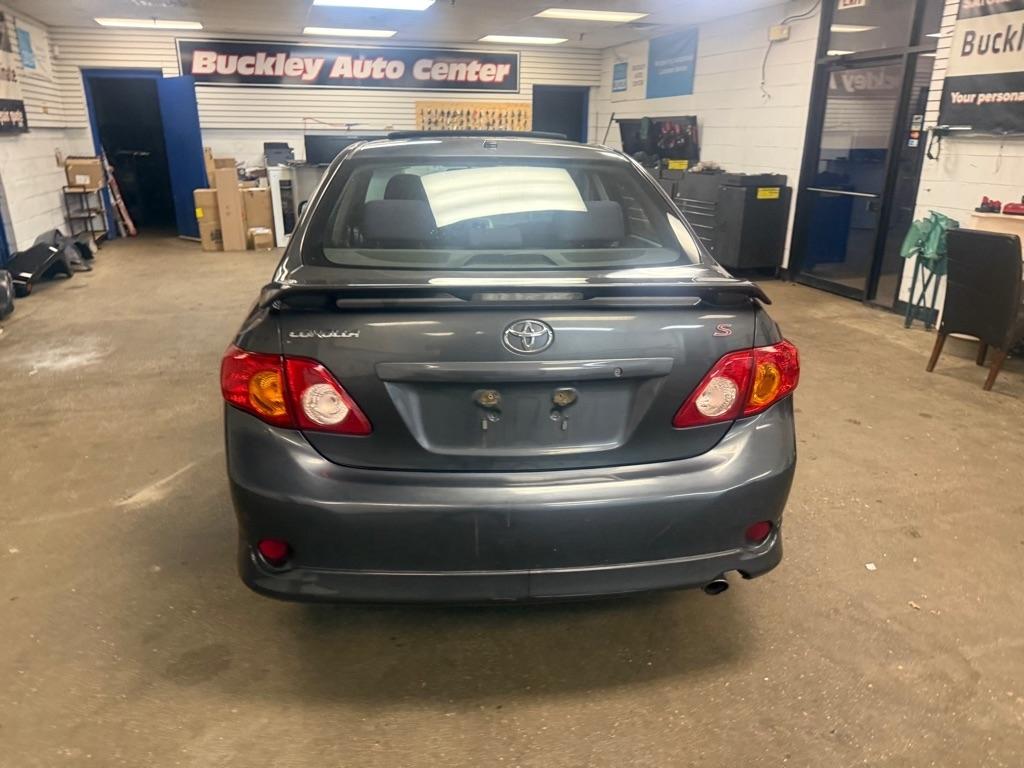 Toyota Corolla S 5-Speed MT 2010