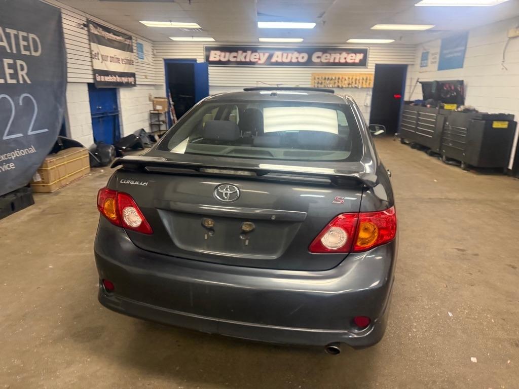 Toyota Corolla S 5-Speed MT 2010