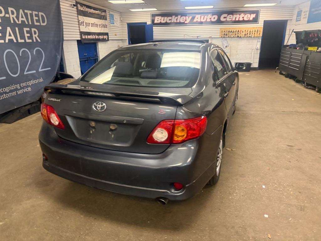 Toyota Corolla S 5-Speed MT 2010