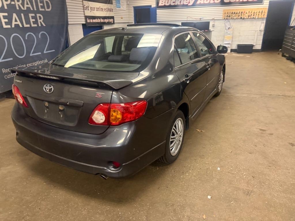 Toyota Corolla S 5-Speed MT 2010