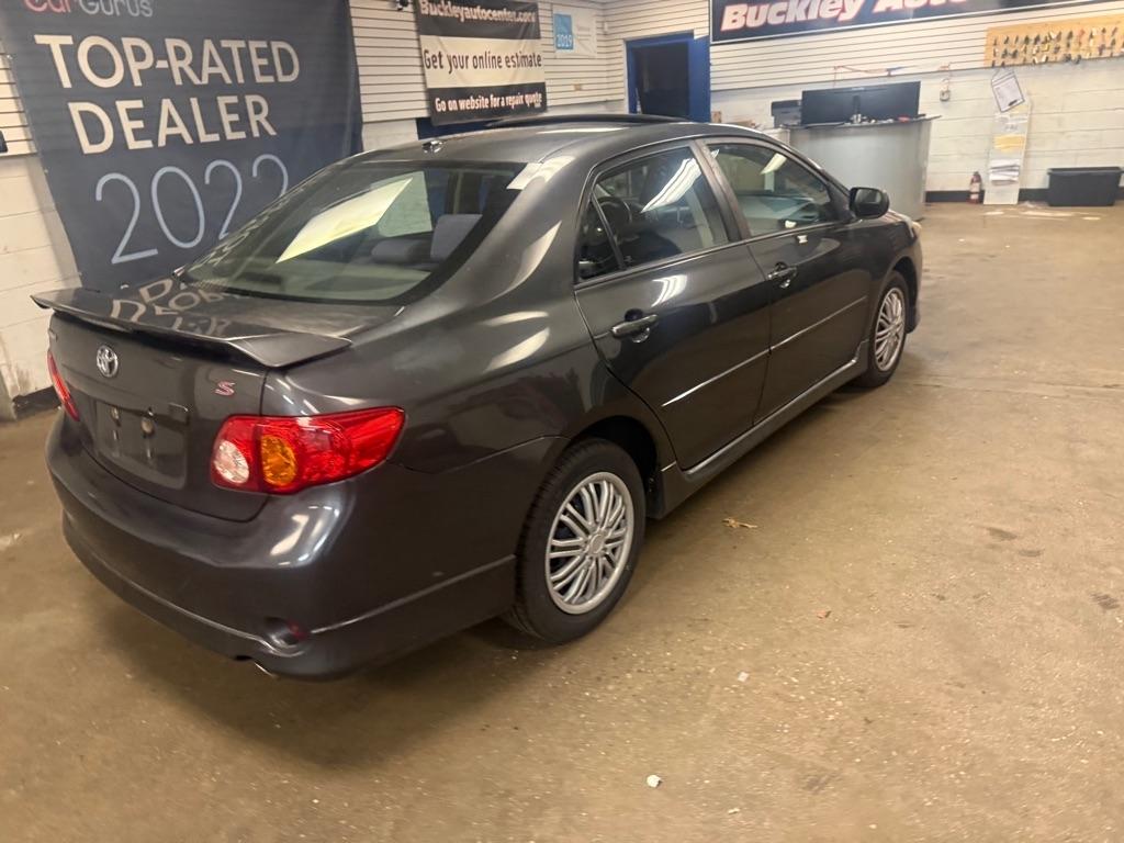 Toyota Corolla S 5-Speed MT 2010