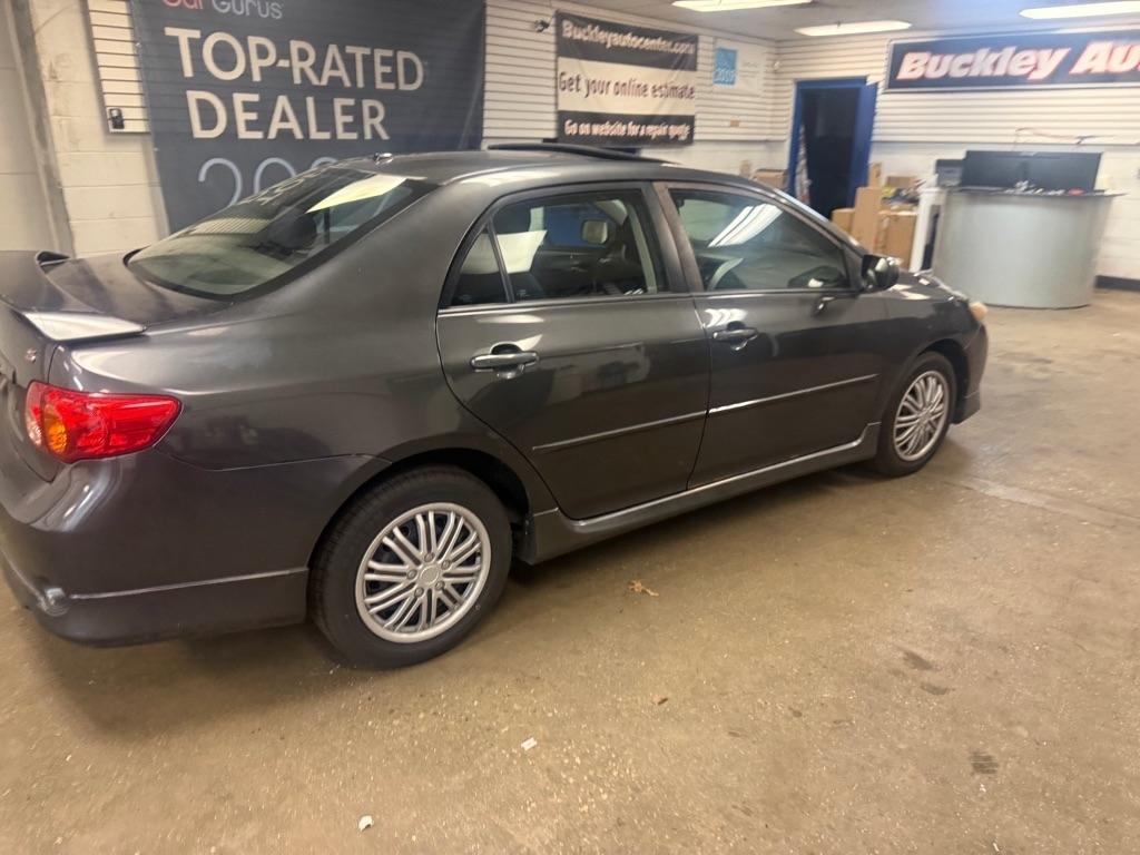 Toyota Corolla S 5-Speed MT 2010