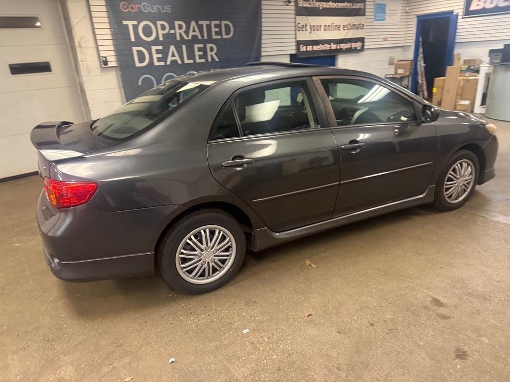 Toyota Corolla S 5-Speed MT 2010