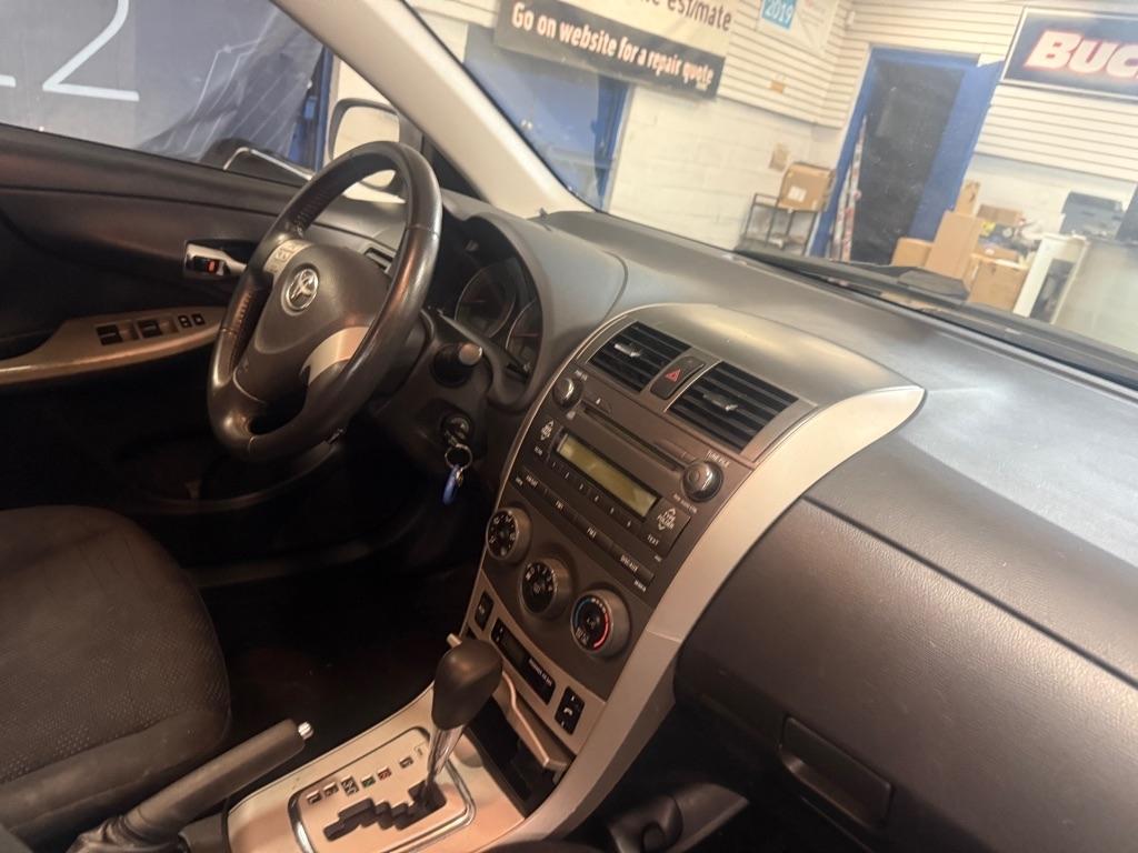 Toyota Corolla S 5-Speed MT 2010