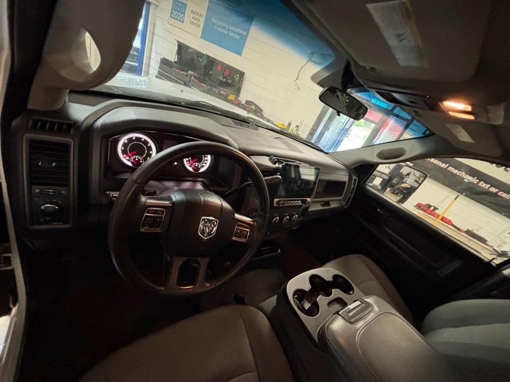 RAM 2500 Tradesman Crew Cab SWB 4WD 2017