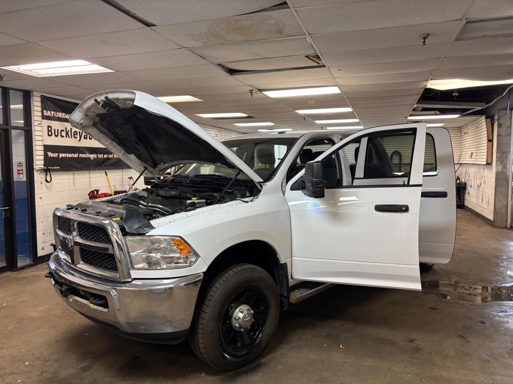 RAM 2500 Tradesman Crew Cab SWB 4WD 2017