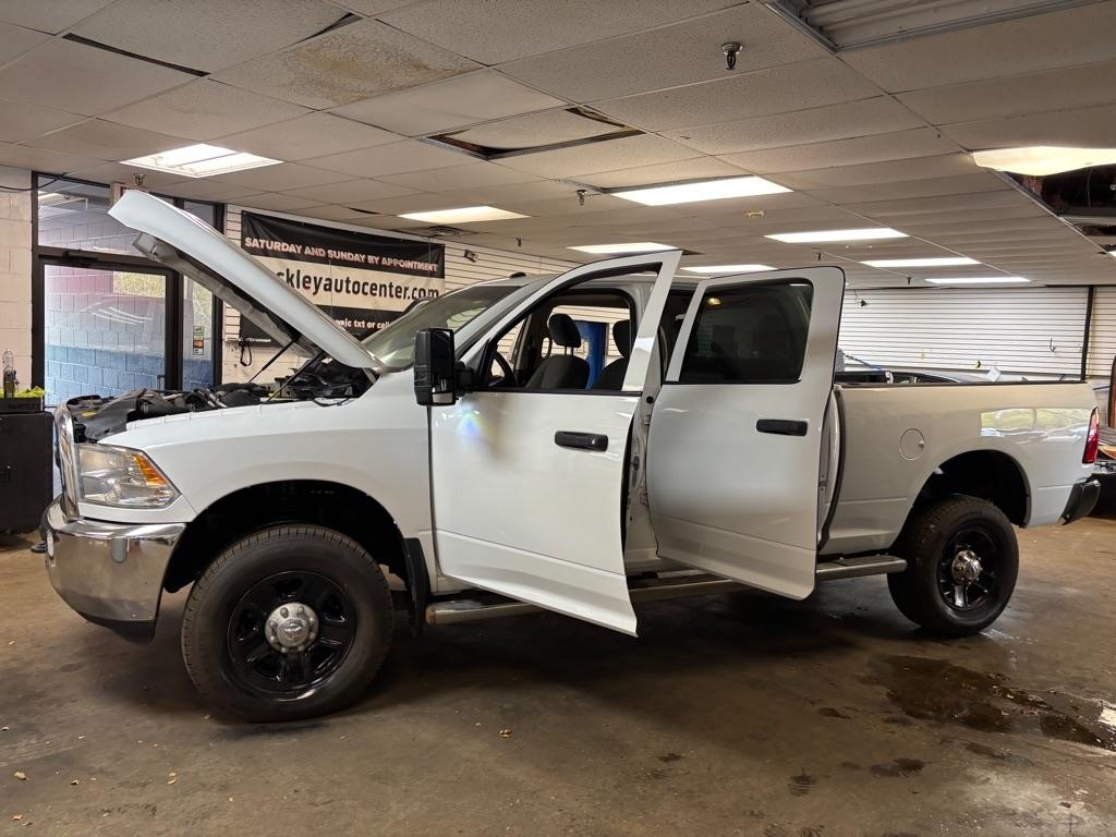 RAM 2500 Tradesman Crew Cab SWB 4WD 2017