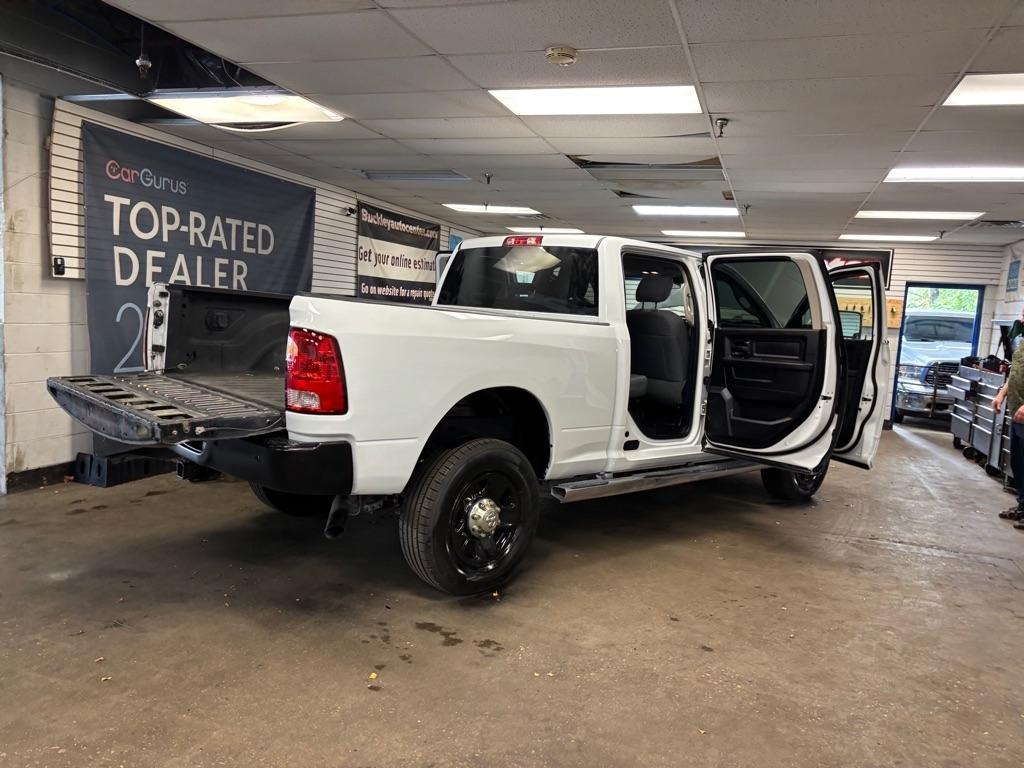 RAM 2500 Tradesman Crew Cab SWB 4WD 2017