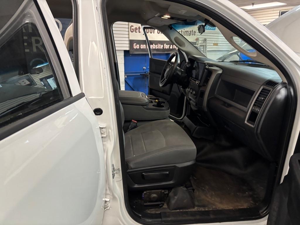 RAM 2500 Tradesman Crew Cab SWB 4WD 2017