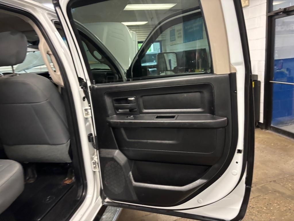 RAM 2500 Tradesman Crew Cab SWB 4WD 2017