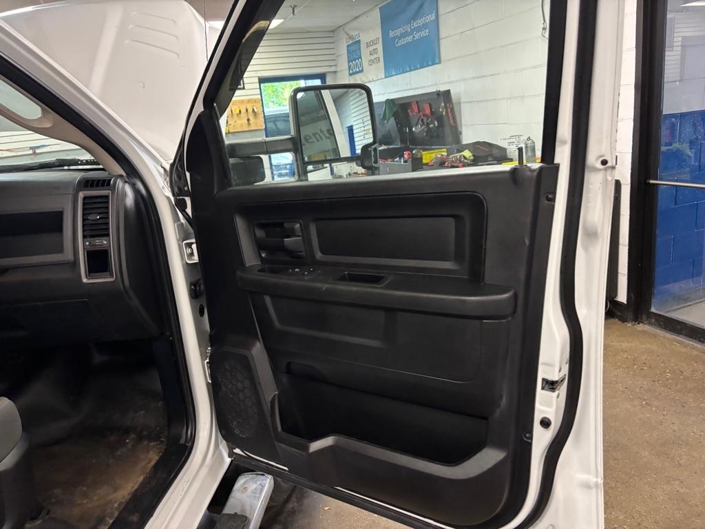 RAM 2500 Tradesman Crew Cab SWB 4WD 2017