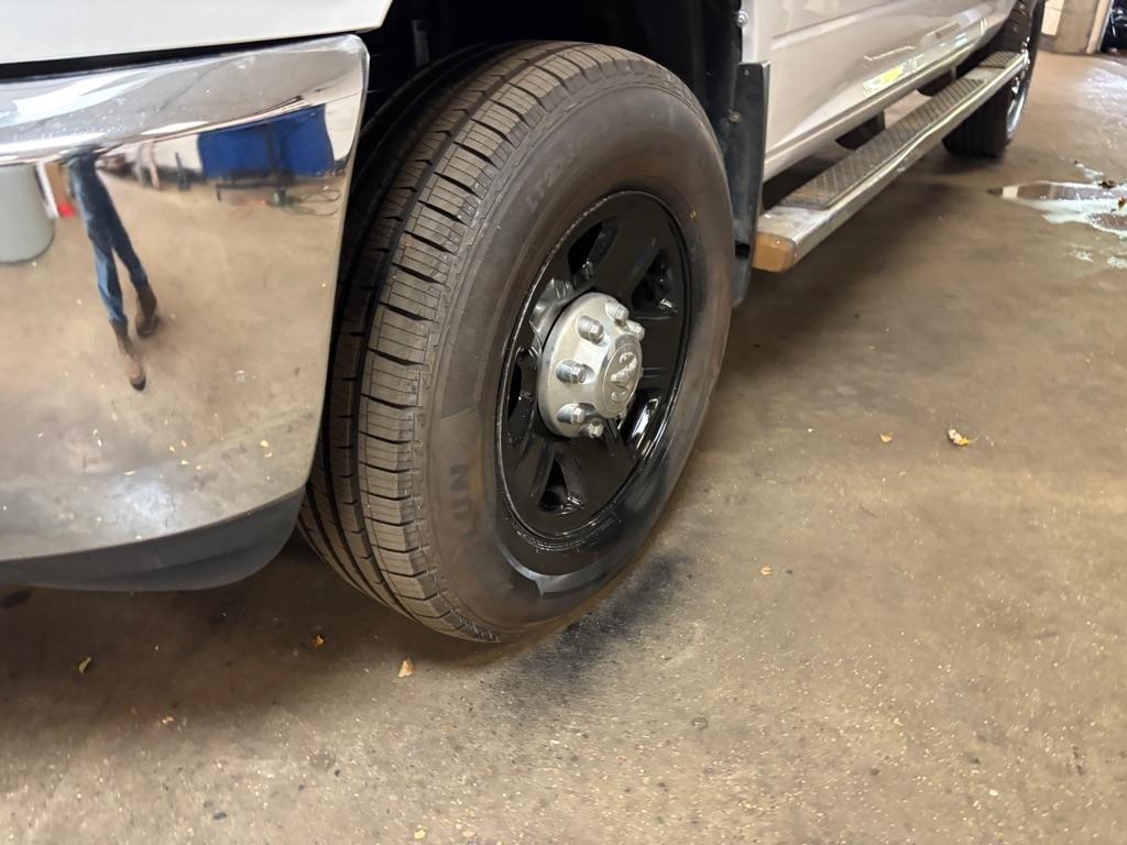 RAM 2500 Tradesman Crew Cab SWB 4WD 2017
