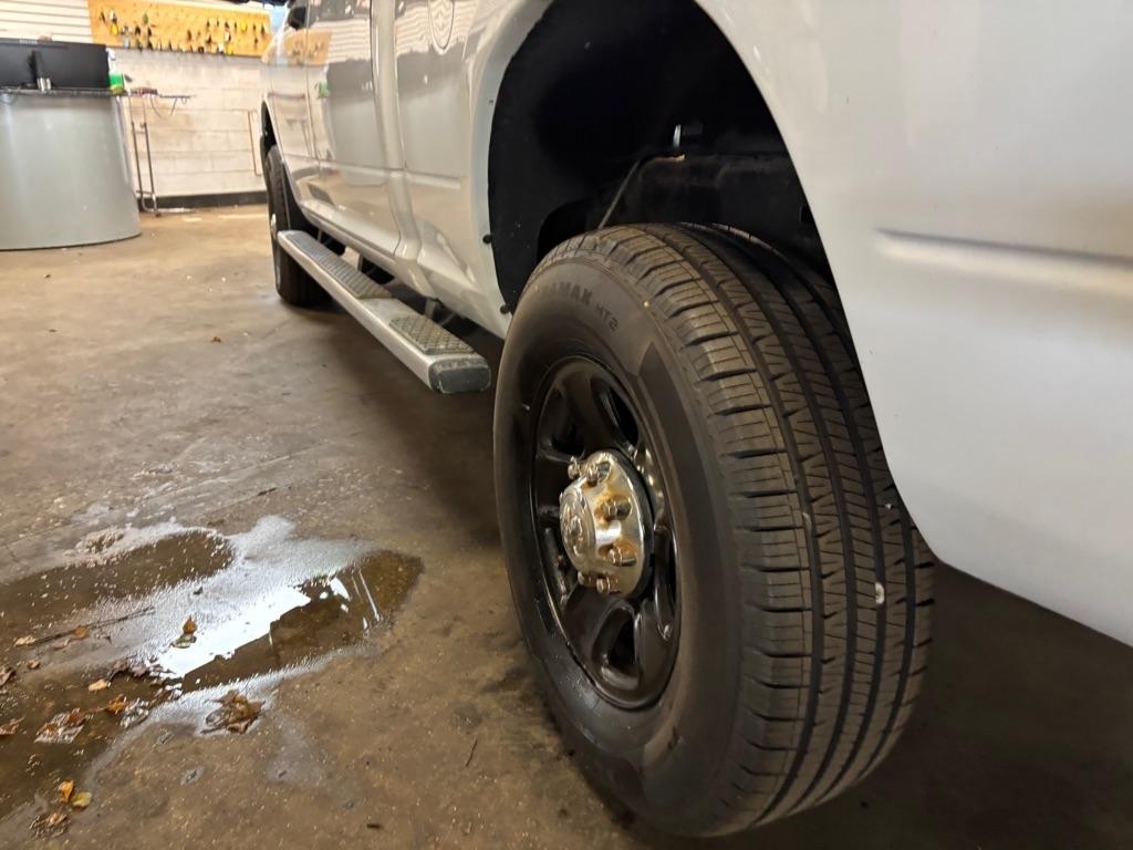 RAM 2500 Tradesman Crew Cab SWB 4WD 2017