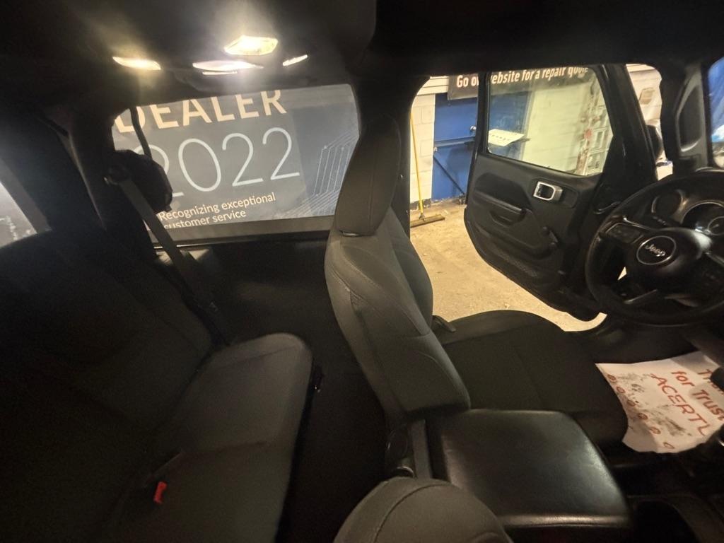 Jeep Wrangler Sport 4WD 2019