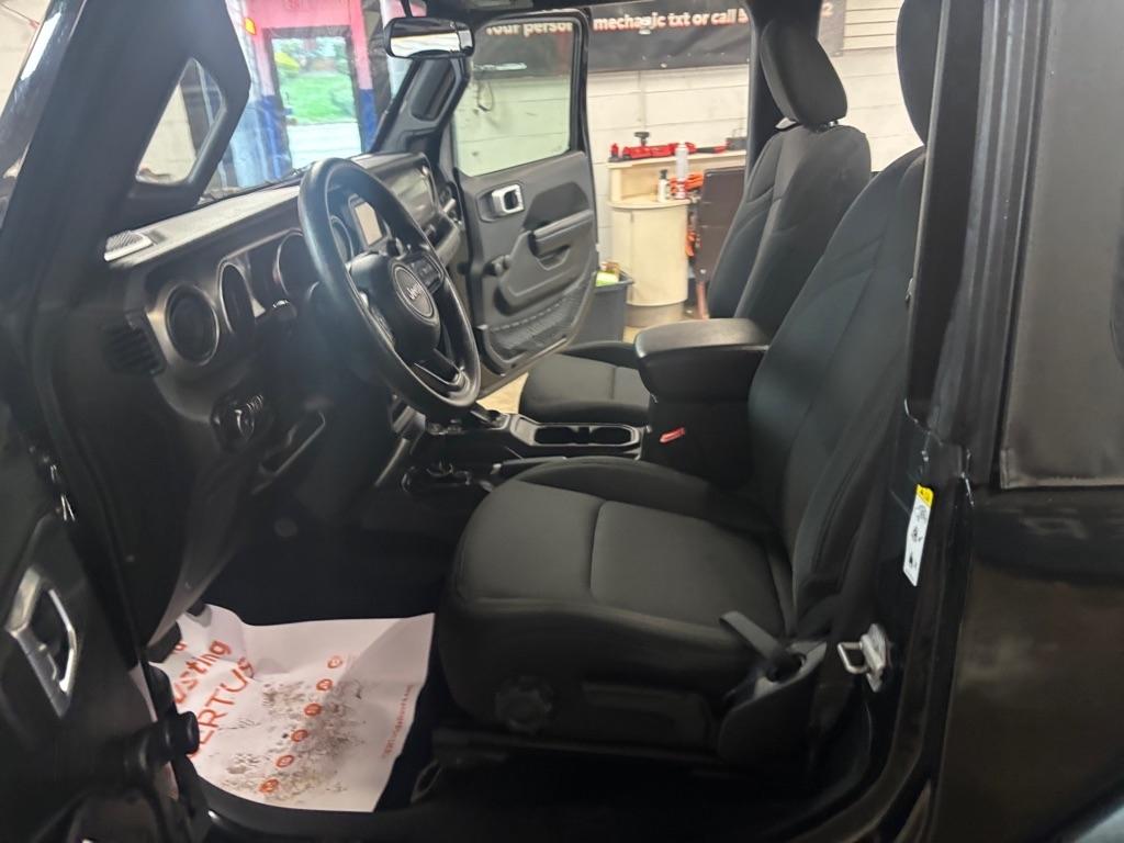 Jeep Wrangler Sport 4WD 2019