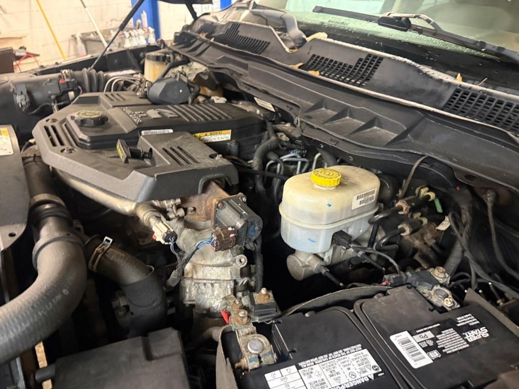 RAM 2500 Tradesman Crew Cab SWB 4WD 2013