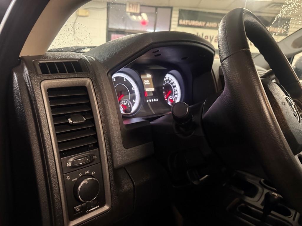 RAM 2500 Tradesman Crew Cab SWB 4WD 2013