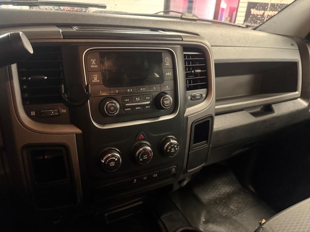 RAM 2500 Tradesman Crew Cab SWB 4WD 2013