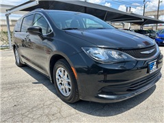 2020 Chrysler Voyager 