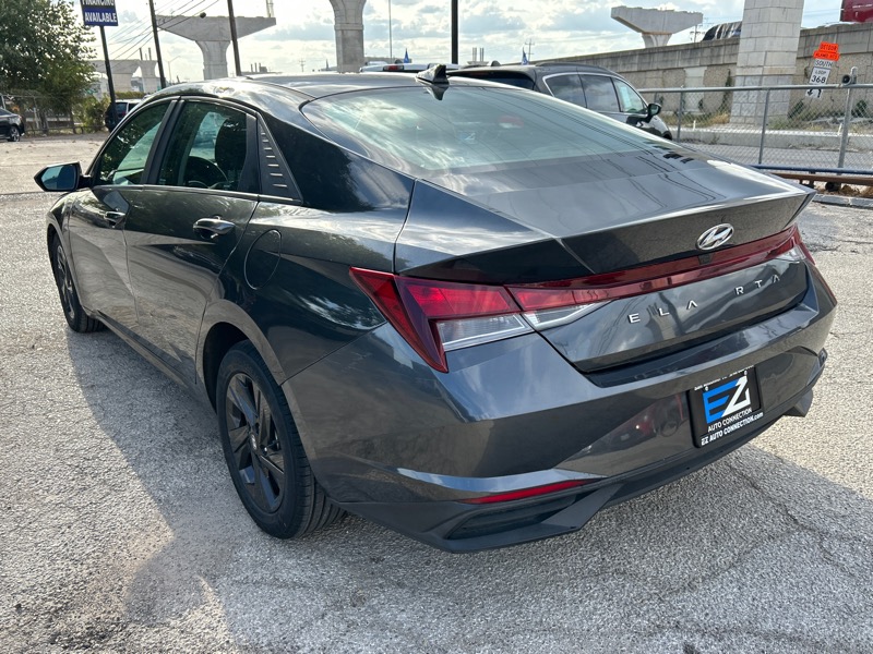 Hyundai Elantra SEL 2021