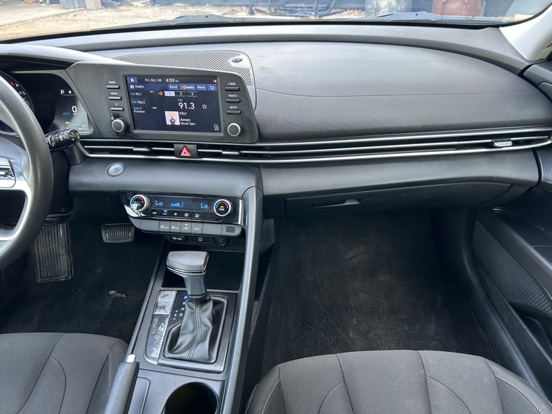Hyundai Elantra SEL 2021