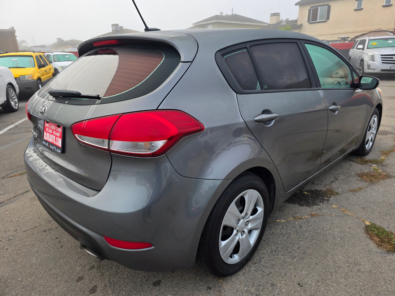 2016 Kia Forte 5-Door LX photo 3