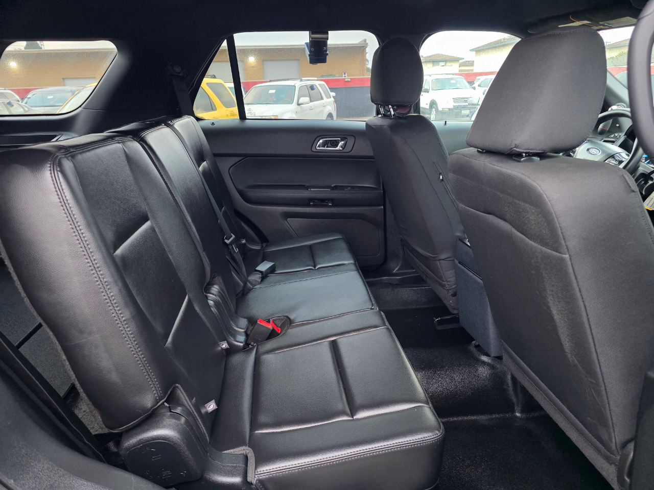 2017 Ford Explorer photo 2