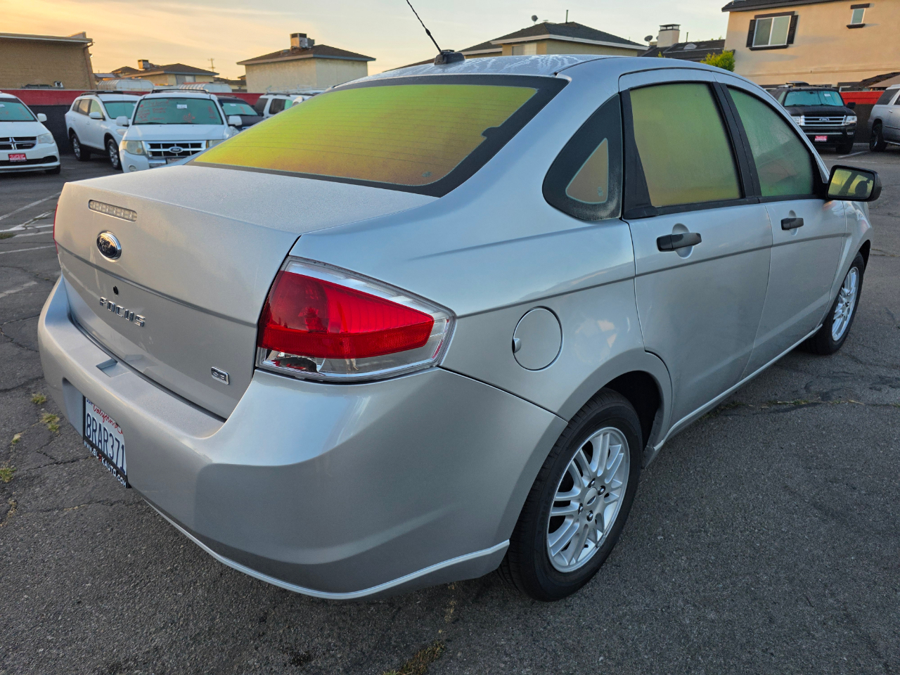 2009 Ford Focus Sedan photo 3