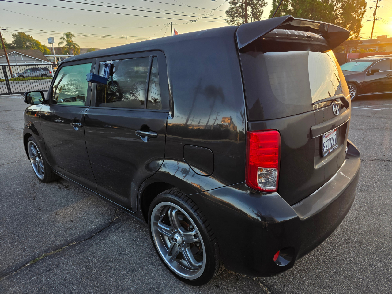 2011 Scion xB photo 2