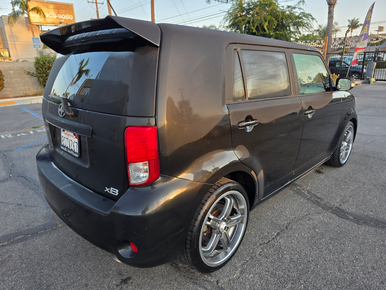 2011 Scion xB photo 3